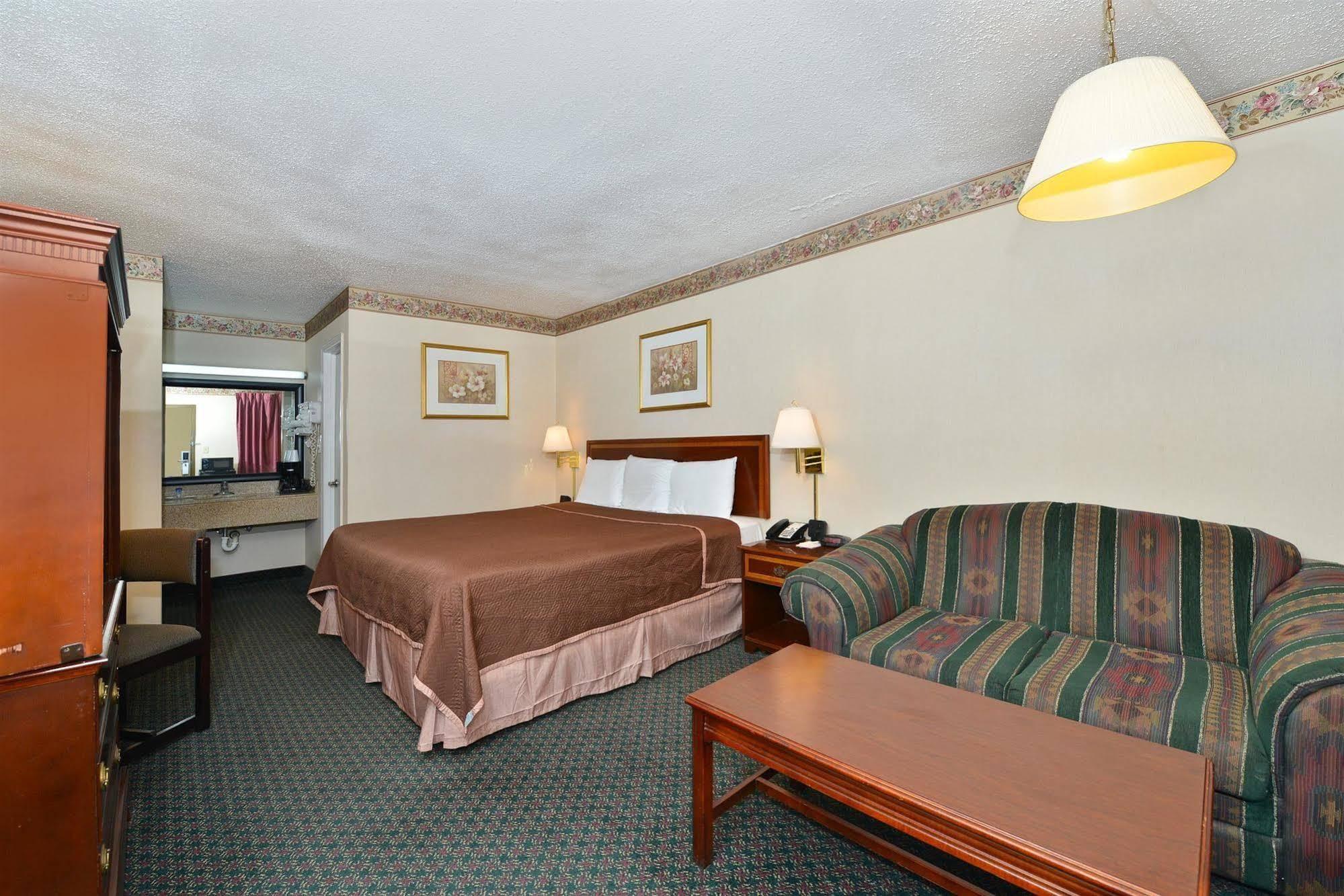 Americas Best Value Inn - Fredericksburg North Exterior foto