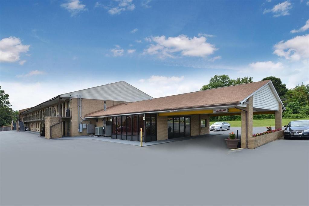 Americas Best Value Inn - Fredericksburg North Exterior foto