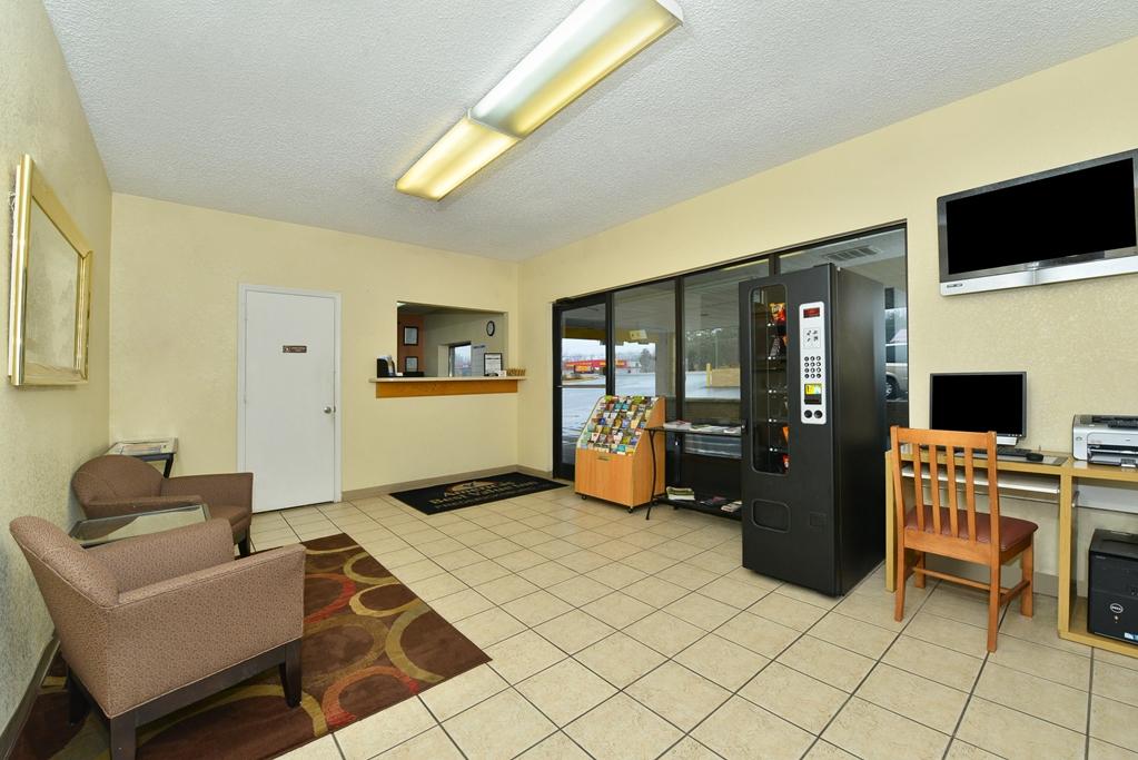 Americas Best Value Inn - Fredericksburg North Interior foto