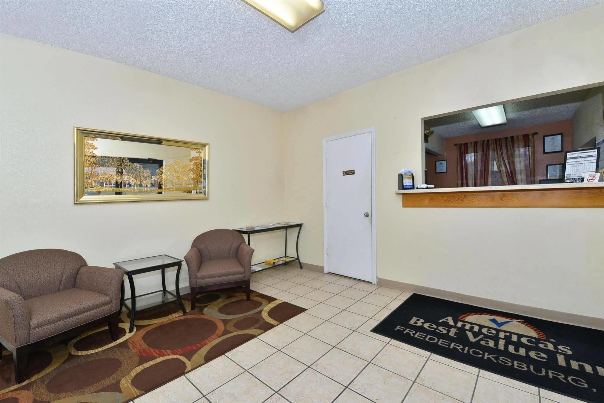 Americas Best Value Inn - Fredericksburg North Exterior foto