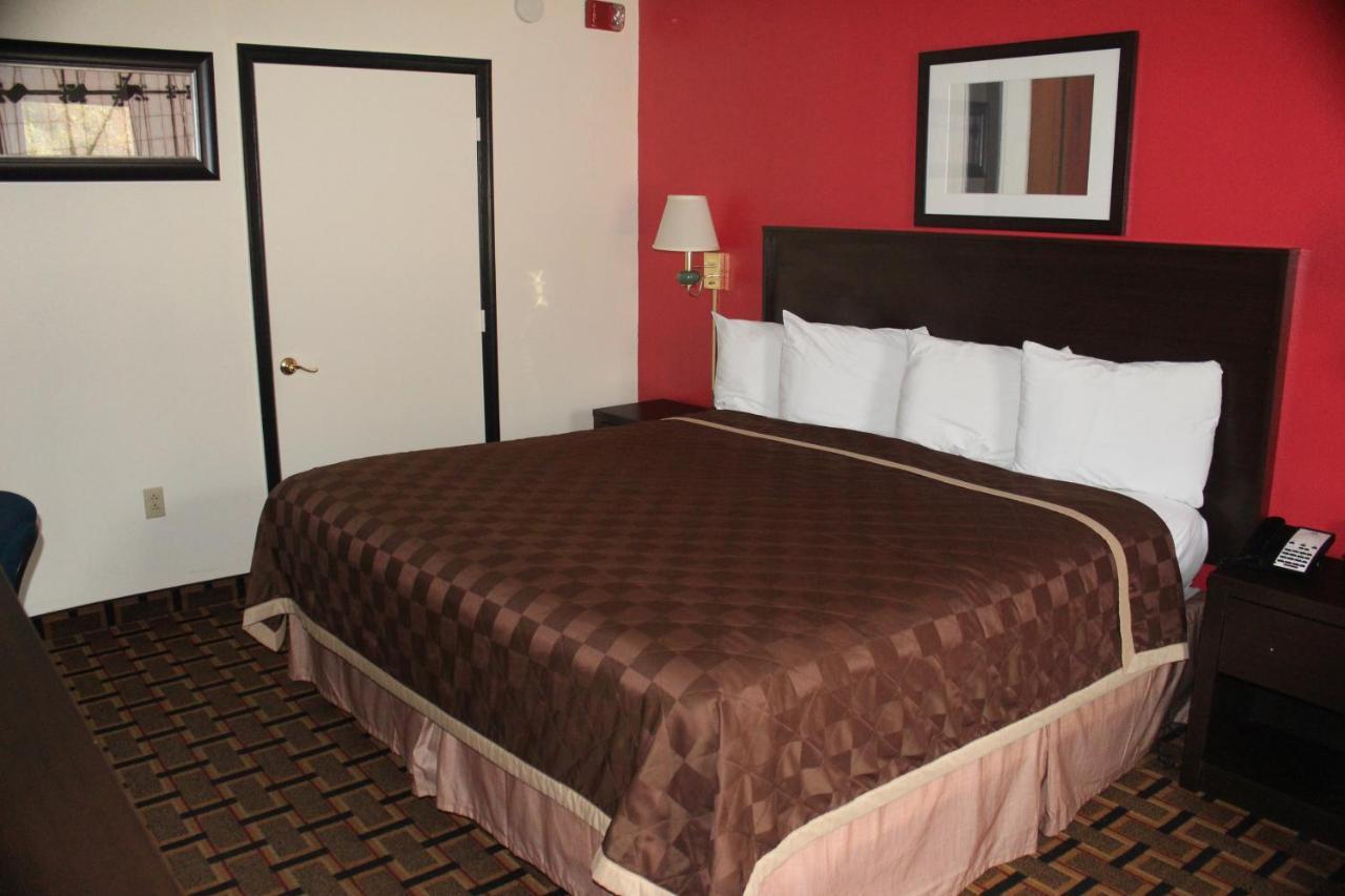 Americas Best Value Inn - Fredericksburg North Exterior foto