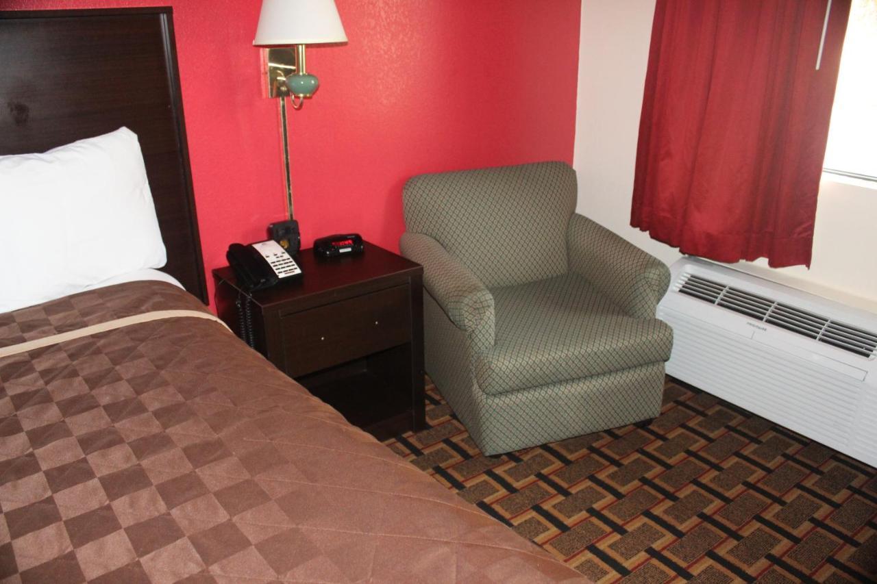 Americas Best Value Inn - Fredericksburg North Exterior foto